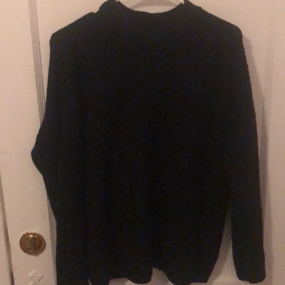 Black oversized COMFY American Eagle sweater